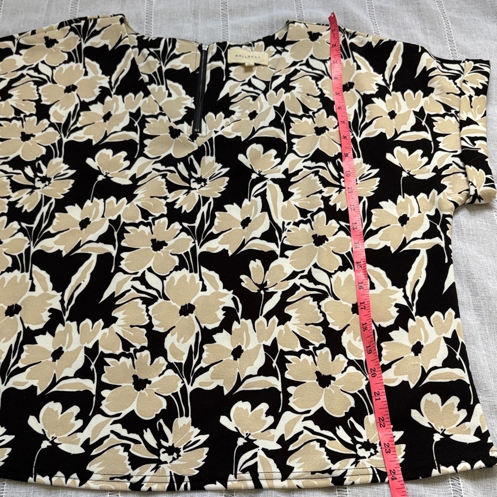 Melloday Floral Print V-Neck Short Sleeve Blouse - Picture 12 of 12